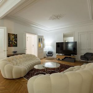 Appartement à 2 Chambres à Coucher