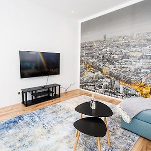 Appartement à 2 Chambres à Coucher