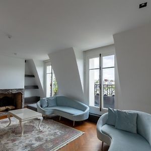 Appartement de Luxe à 2 Chambres à Coucher