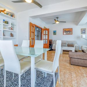 Appartement à 3 Chambres à Coucher