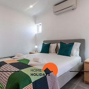 #016 T2 Windmill By Home Holidays