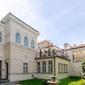 Unique Location With Hot-Tub, Terrace And Garden