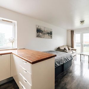 Lloyd St Apartment