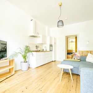 Central Apartment In Trendy Friedrichshain