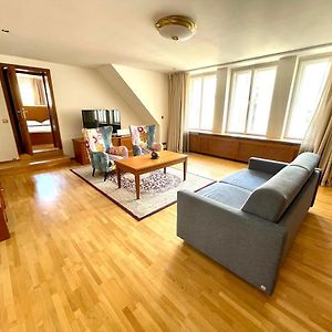 Appartement à 2 Chambres à Coucher