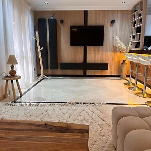 Appartement à 2 Chambres à Coucher