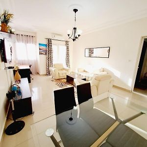 Appartement à 2 Chambres à Coucher