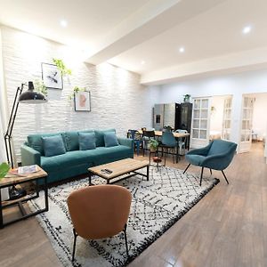 Appartement à 2 Chambres à Coucher
