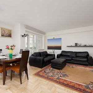 Appartement à 4 Chambres à Coucher
