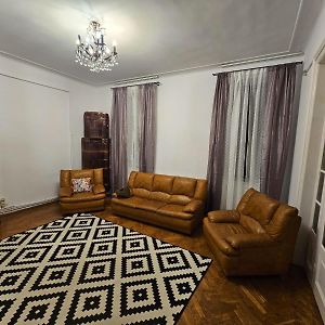 Appartement à 2 Chambres à Coucher