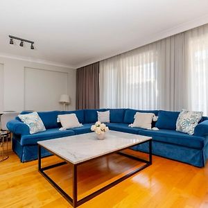 Appartement à 3 Chambres à Coucher
