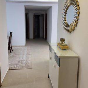 Appartement à 3 Chambres à Coucher