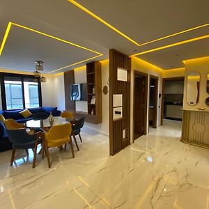 Appartement à 3 Chambres à Coucher