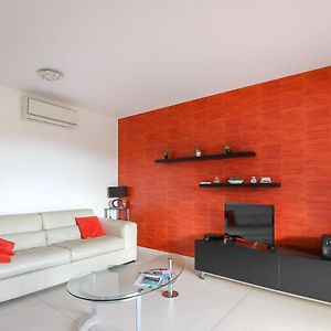 Appartement à 2 Chambres à Coucher
