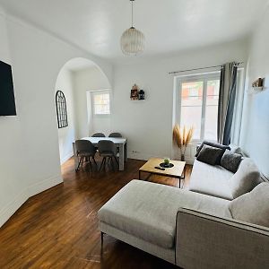 Appartement à 2 Chambres à Coucher