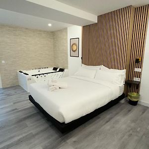 Jacuzzi Rooms Atocha