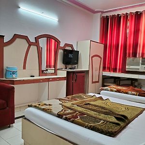 Hotel Yatri International