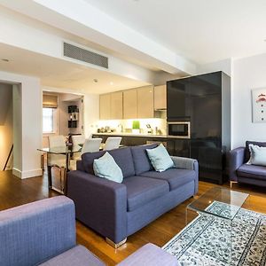 A Stunning Three Bedroom Home In Mayfair