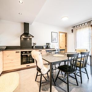 Appartement à 2 Chambres à Coucher