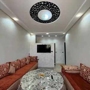 Appartement Confortable A 5 Min De La Gare Routiere