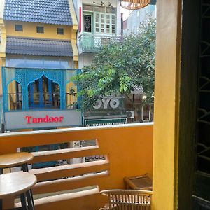 Large Window- Quiet- Old Quarter