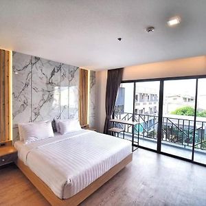Sleep With Me Pattaya