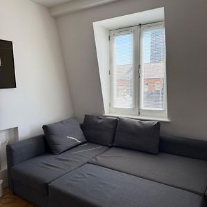 Central , Bright And Modern Flat Up To 4 People