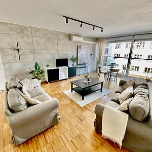 Spacious Apartment Near City Center With Balcony And Garage Parking