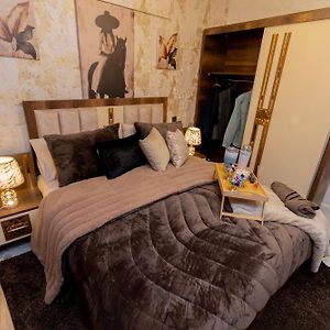 Appartement de Luxe à 2 Chambres à Coucher