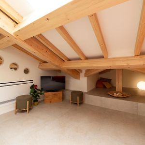 Appartement à 3 Chambres à Coucher