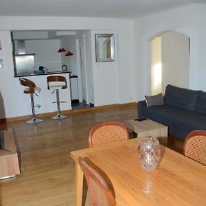 Appartement à 2 Chambres à Coucher