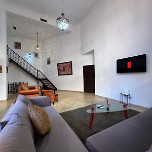 Appartement à 3 Chambres à Coucher