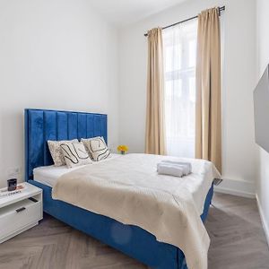 Appartement de Luxe à 2 Chambres à Coucher