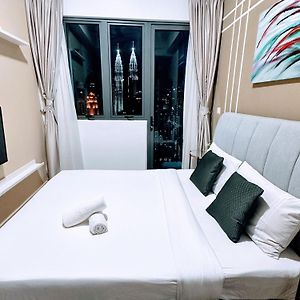 Studio Lit King-Size