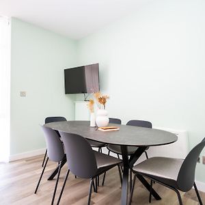 Appartement à 3 Chambres à Coucher