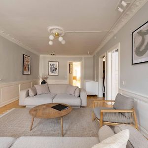 Big 4 Bedroom Apartment With Bathtub By Cph City Hall Square