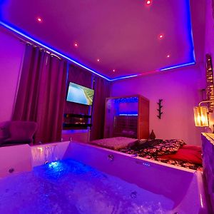 Appartement de Luxe à 1 Chambre à Coucher