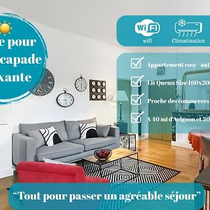 Nid Douillet Au Coeur D'Uzes