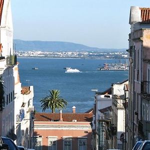 Lisbon Charming Santos Apartment W/ Patio