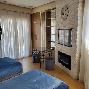 Appartement Luxe à 4 Chambres à Coucher