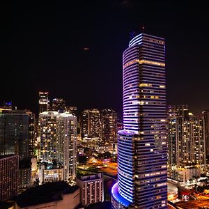 Luxury Loft W Skyline View, Rooftop Pool, Brickell Downtown