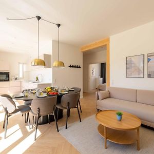 Appartement à 2 Chambres à Coucher