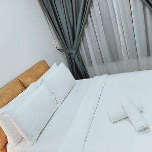 Appartement à 3 Chambres à Coucher
