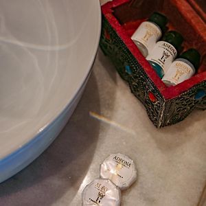 Appartement à 3 Chambres à Coucher aux Étages Supérieurs