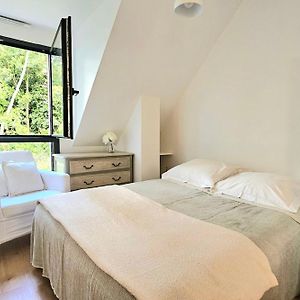 Studio Lit King-Size
