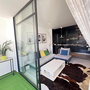 Appartement à 2 Chambres à Coucher