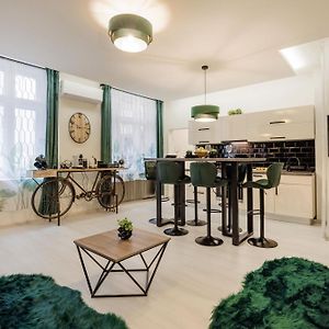 Appartement à 2 Chambres à Coucher