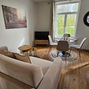 Appartement à 2 Chambres à Coucher