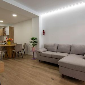 Appartement à 3 Chambres à Coucher
