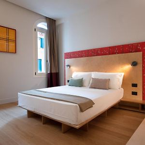 Suite à 2 Chambres à Coucher